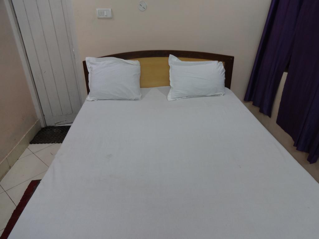 Ajatsatru Hotel Gajá Szoba fotó