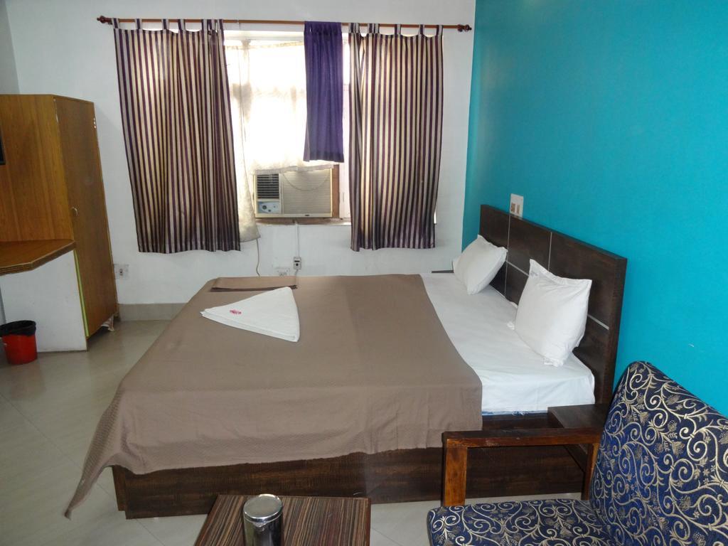 Ajatsatru Hotel Gajá Kültér fotó