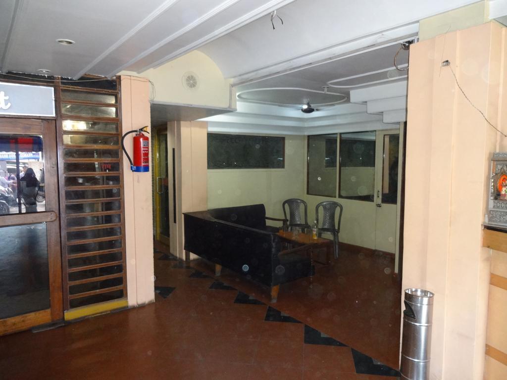 Ajatsatru Hotel Gajá Kültér fotó