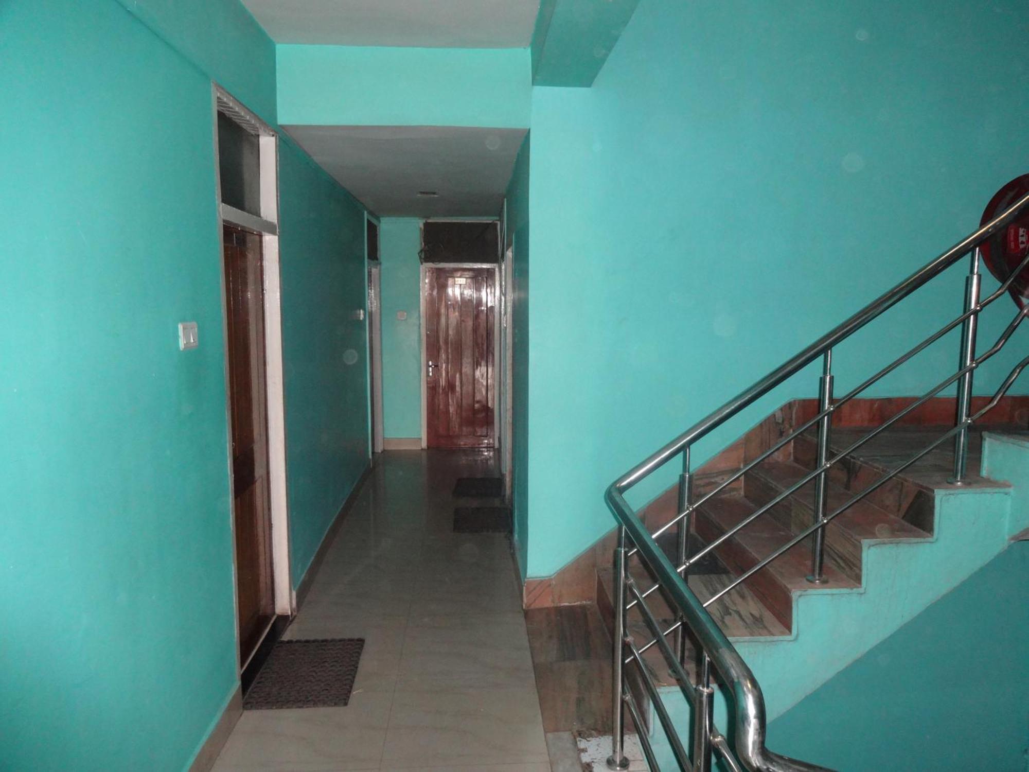Ajatsatru Hotel Gajá Kültér fotó